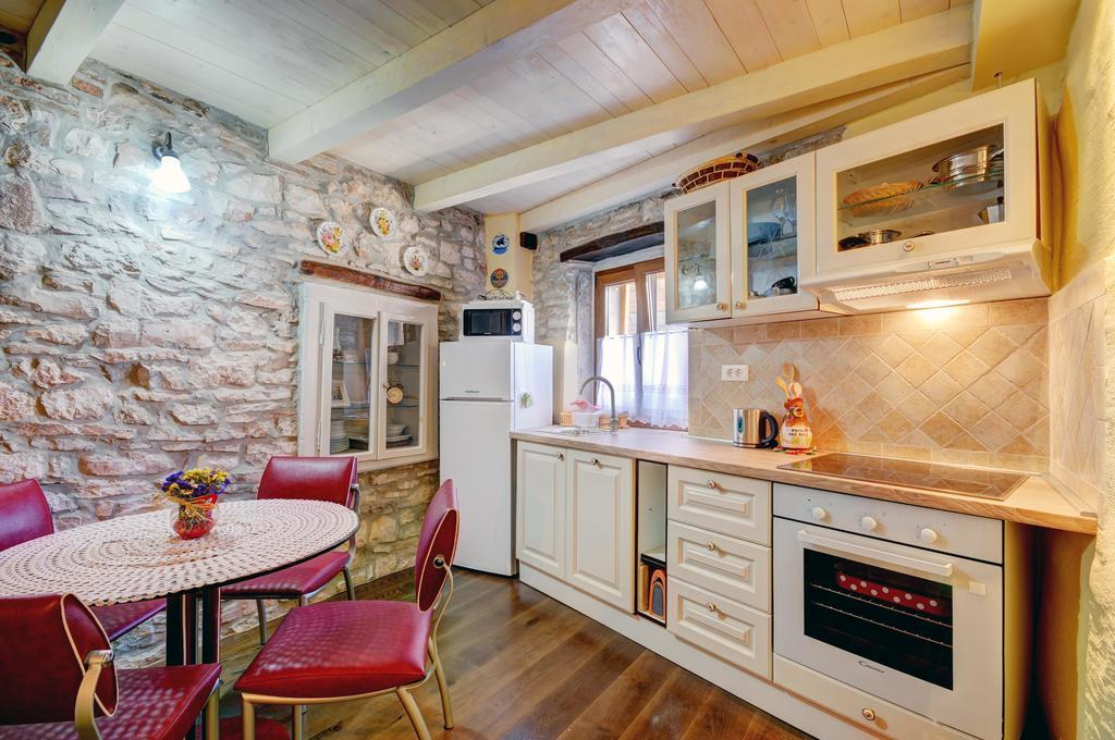 Apartment Etta Fažana Δωμάτιο φωτογραφία